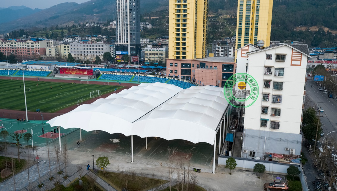 燁興-桐梓一中運動場鋼膜結構球場雨棚 燁興-桐梓一中運動場鋼膜結構球場雨棚